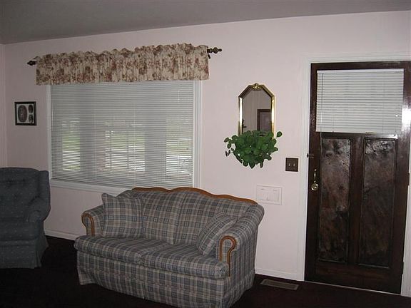 2nd image of 6910 Lois Dr