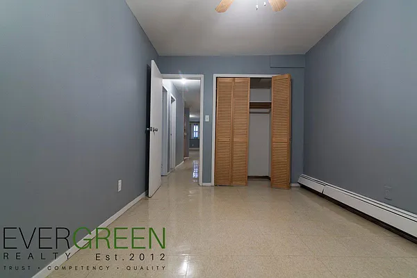 Rented by Evergreen Apartments BK | media 7
