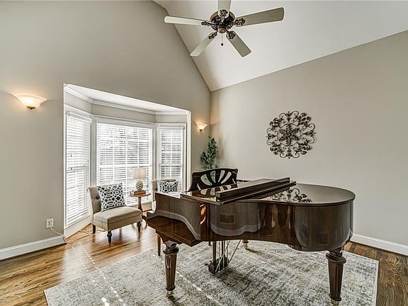 3rd image of 525 Sackman Falls Ct