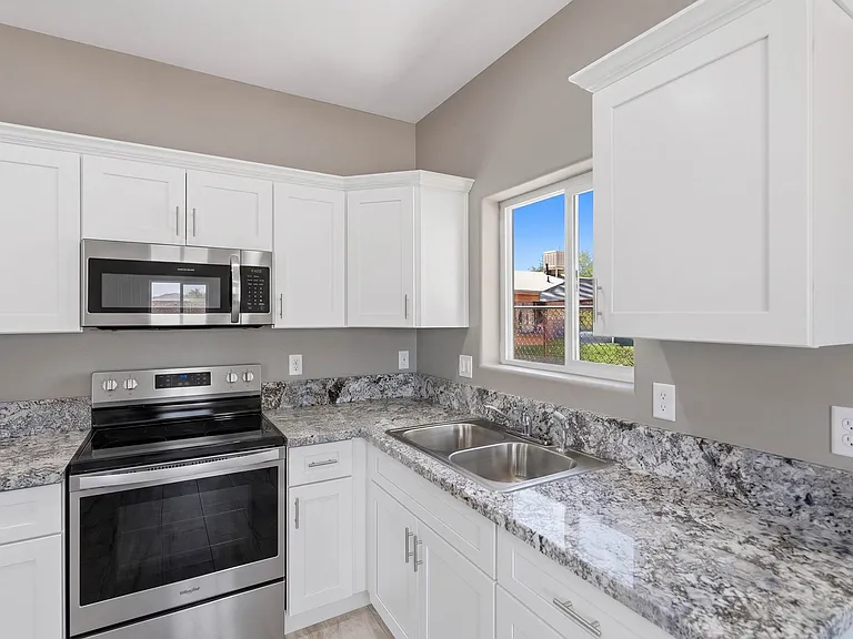 3241 S Capri Cir #2 — Photo 4