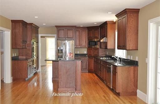 3rd image of 11 Lakewoods Dr