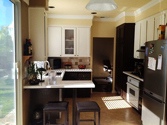 5th image of 987 Gardenia Ct