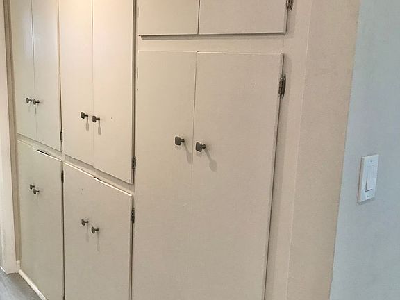 5th image of 817 Edgewood St Unit 9