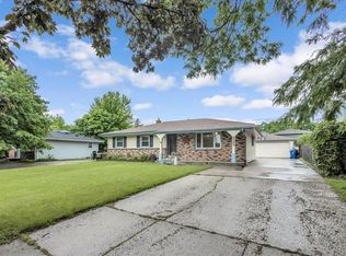 222 Echo Ln, Racine, WI 53406