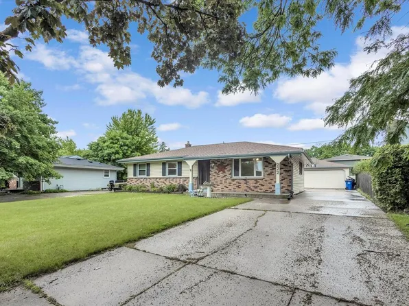 222 Echo LANE, Racine, WI 53406