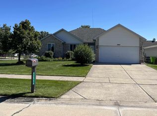 52936 Burgess Dr, Chesterfield, MI 48047