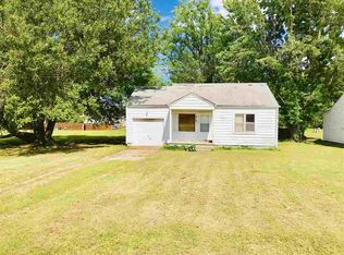 210 S 11th St, Perry, OK 73077
