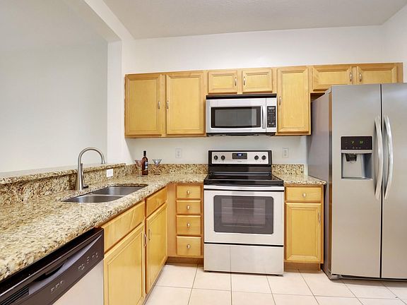 4th image of 6420 Park Lake Cir