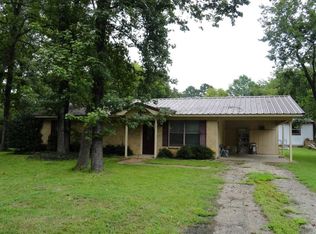 461 McKinnon Dr, Kilgore, TX 75662