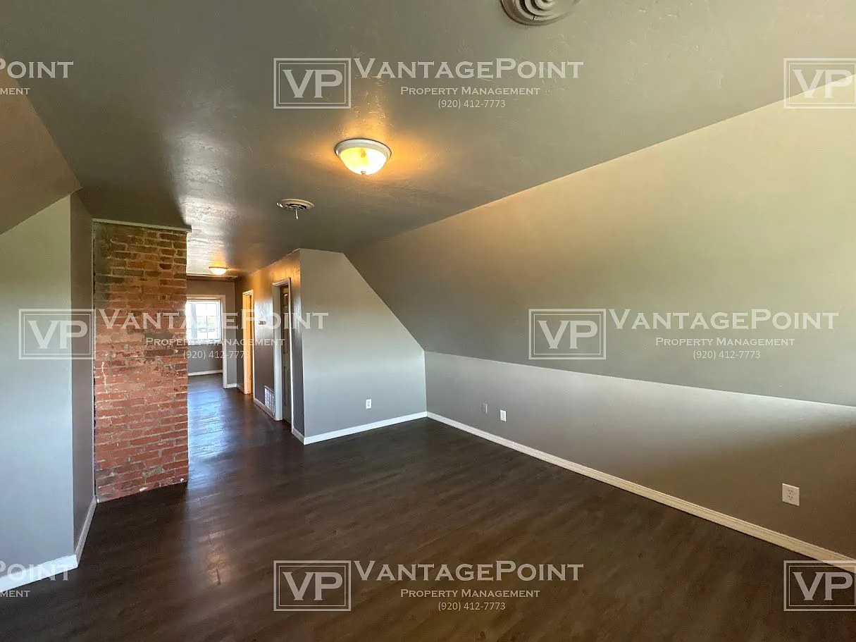 620 - 624 East Walnut Street - 622 — Photo 4