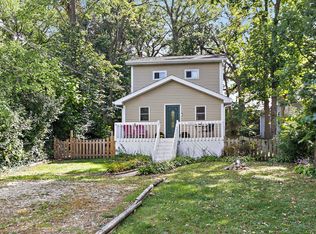 1221 Lincoln Ave, Fox River Grove, IL 60021