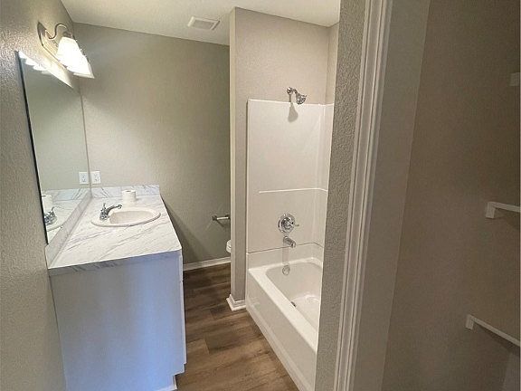 5th image of 2417 Brockman Ave