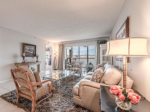 3rd image of 14112 Huntington Pointe Dr APT 206