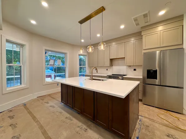 139 Sycamore St, Somerville, MA