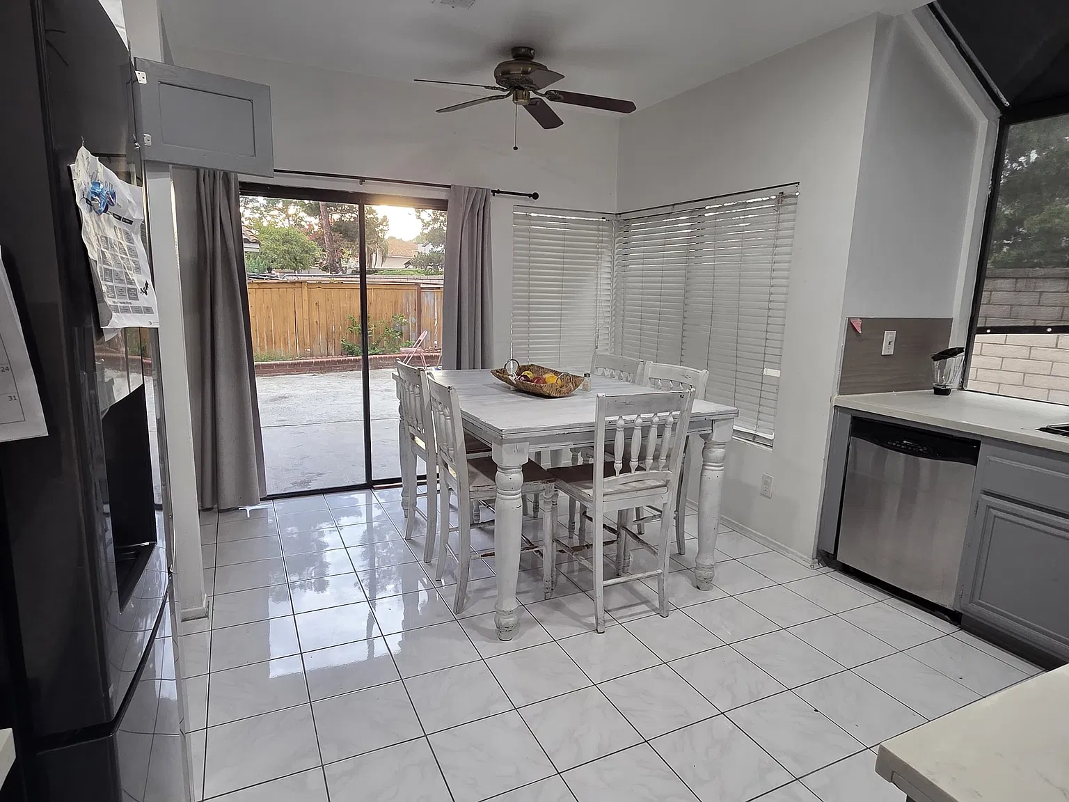 5 bed, 1895 sqft, $3,600 — Photo 2