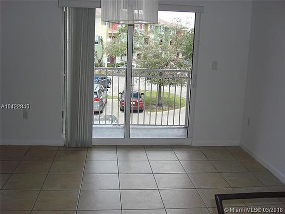 5th image of 11202 NW 83rd St APT 211