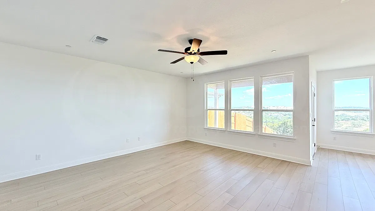 3 bed, 2.5 bath, 2158 sqft, $3,200 — Photo 4
