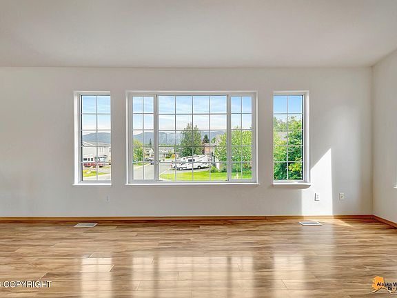 4th image of 7402 White Hawk Dr
