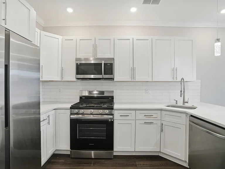 5239 Chancellor St #2 — Photo 7