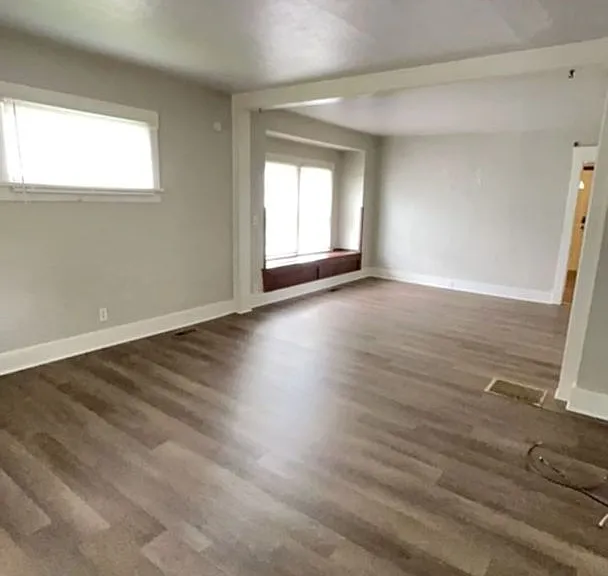 1609 W Memorial Dr — Photo 1
