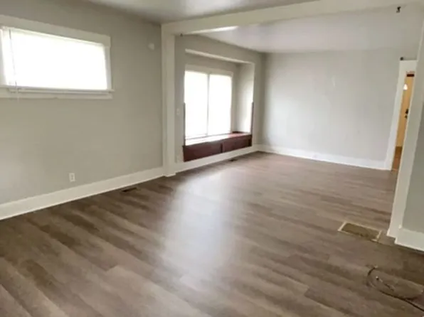 1609 W Memorial Dr, Muncie, IN 47302