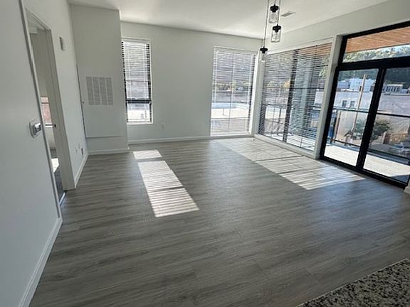 2nd image of 2635 Penn Ave #308