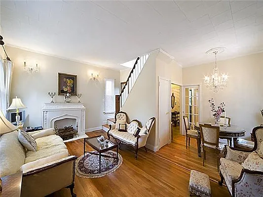 Sold by Exclusive Properties Sotheby's International Realty | media 9