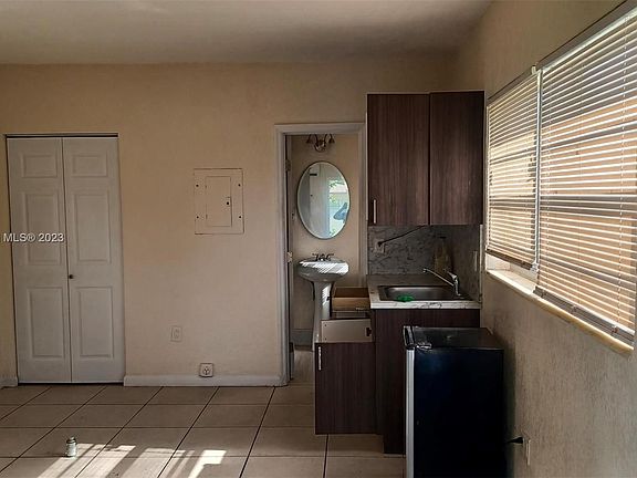 4th image of 1200 NE 110th St #1
