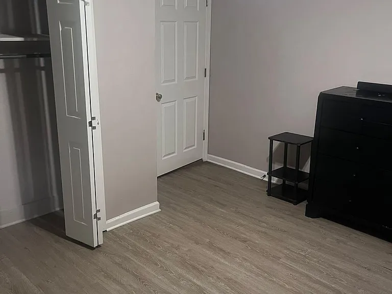 440-442 Westwood Dr — Photo 7
