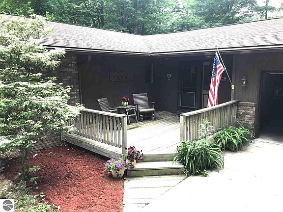 4th image of 3794 E Shore Dr