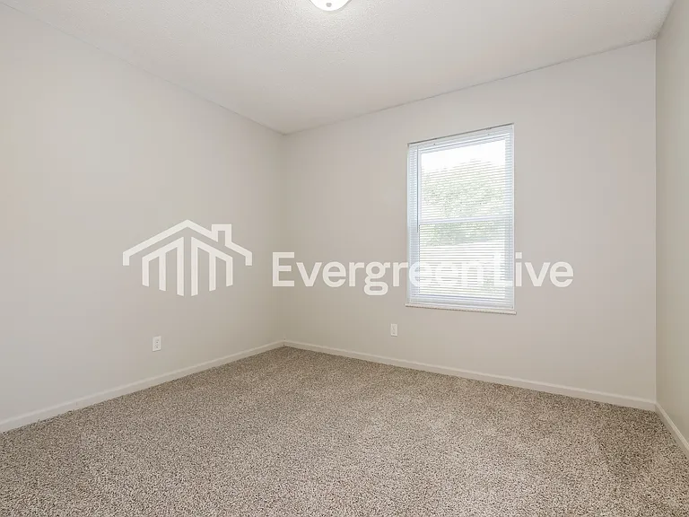 11449 N Wayne Ave — Photo 12