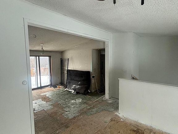 5th image of 2087 Coach Road