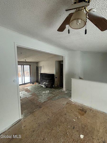 5th image of 2087 Coach Road