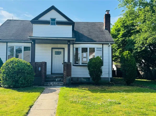 311 Lyon Street, Valley Stream, NY 11580