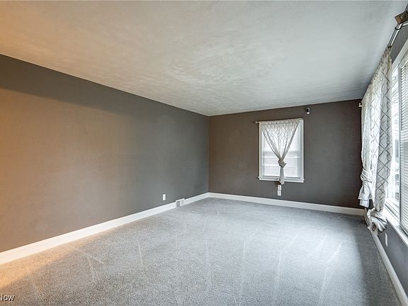 4th image of 12855 Redwood Ave NW
