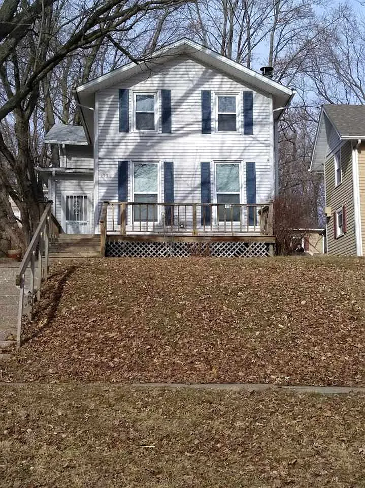1334 E 9th St photo 1