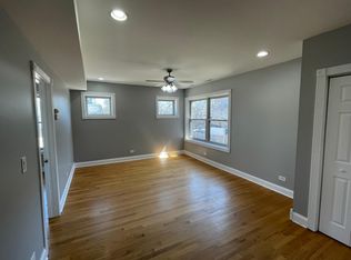 7226 N Rogers Ave APT 4, Chicago, IL 60645