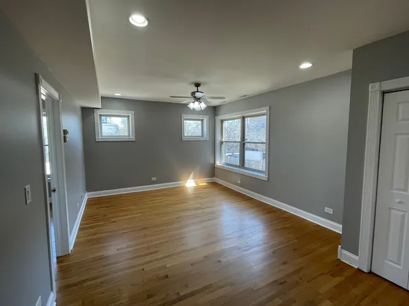 7226 N Rogers Ave, Chicago, IL