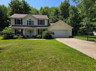 646 Cox Dr, Geneva, OH 44041
