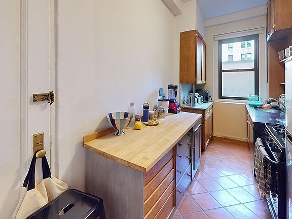 5th image of 20 W 84th St APT 3D