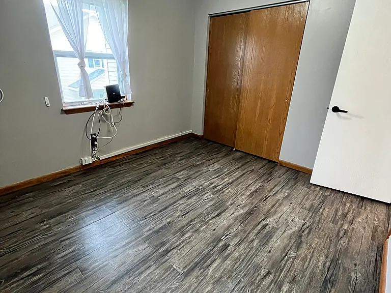 1402 Cambridge Manor Dr — Photo 8