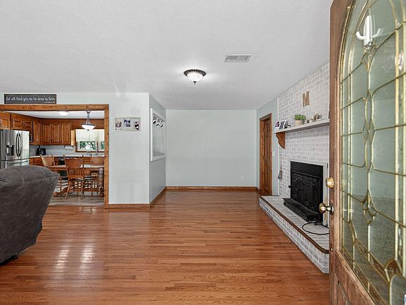 4th image of 7911 County Road 49