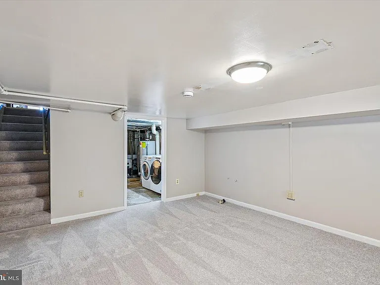 3720 Foster Ave — Photo 29
