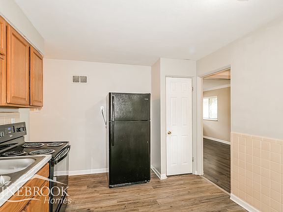 5th image of 8624 Belcrest Ln