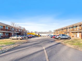 4703 Oak Park Dr, Louisville, KY 40258