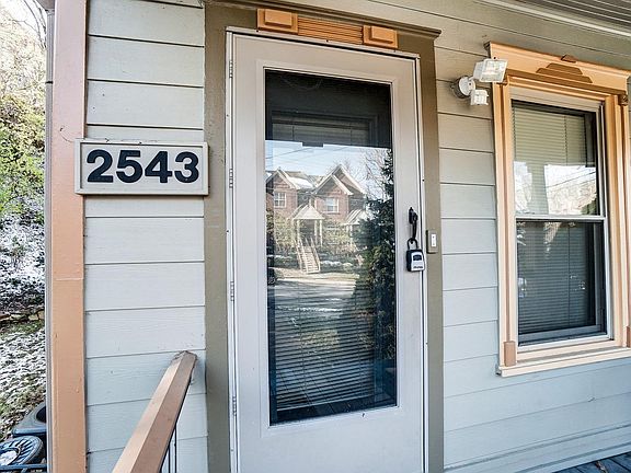 3rd image of 2543 Cleinview Ave #1