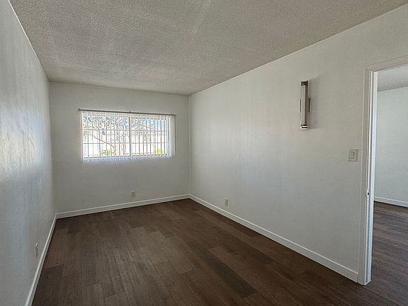 5th image of 224 N Olive St #A-h
