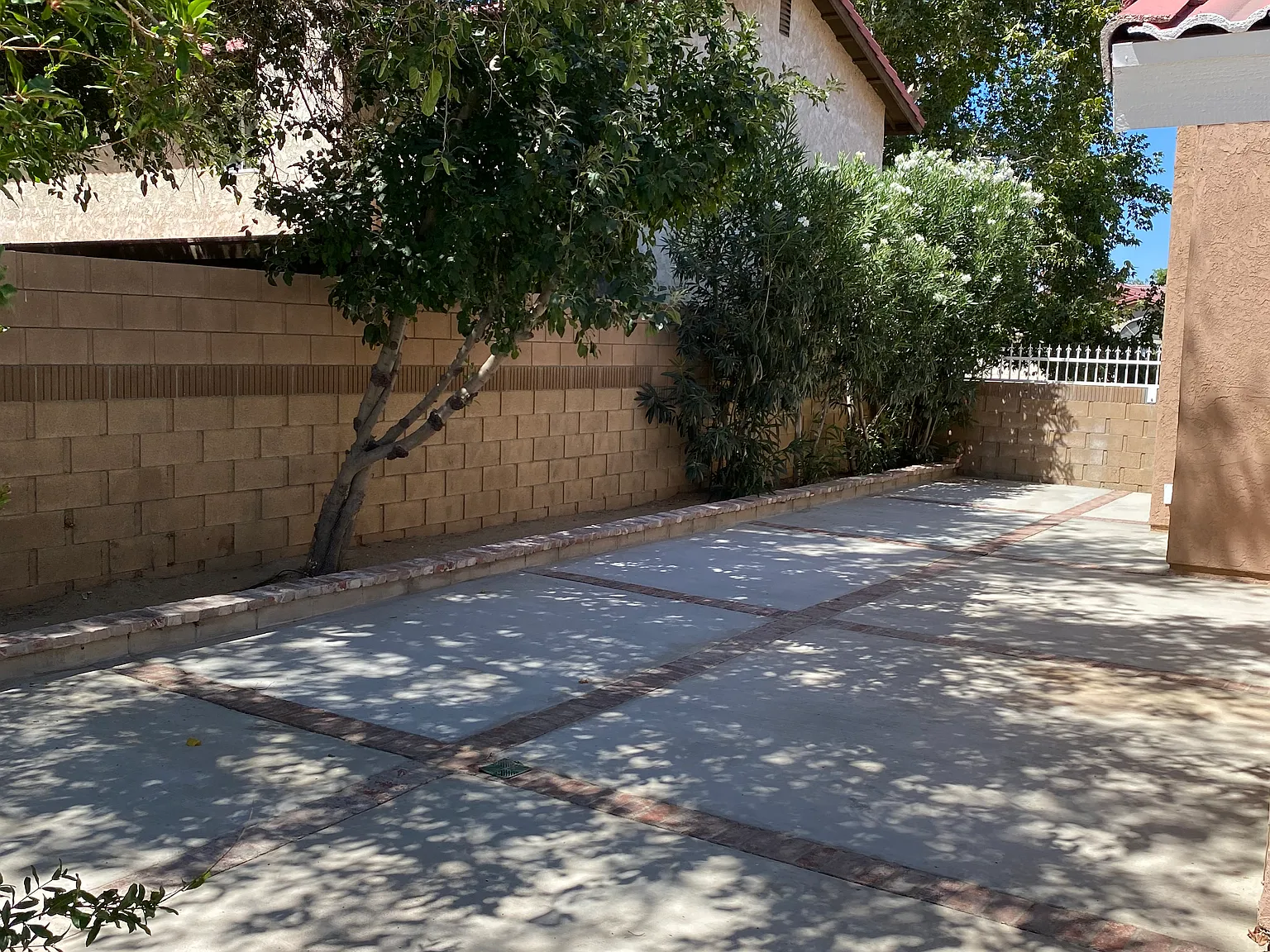 2 bed, 1160 sqft, $2,400 — Photo 2