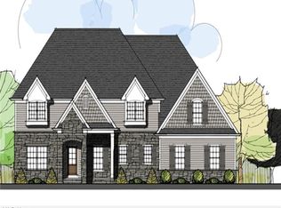 132 S Strawberry Ln, Moreland Hills, OH
