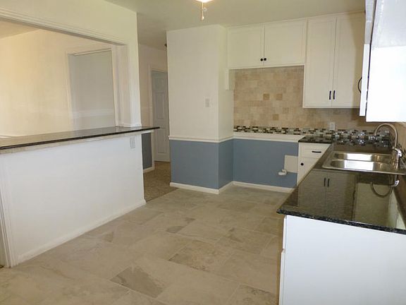 3rd image of 4905 Dody St
